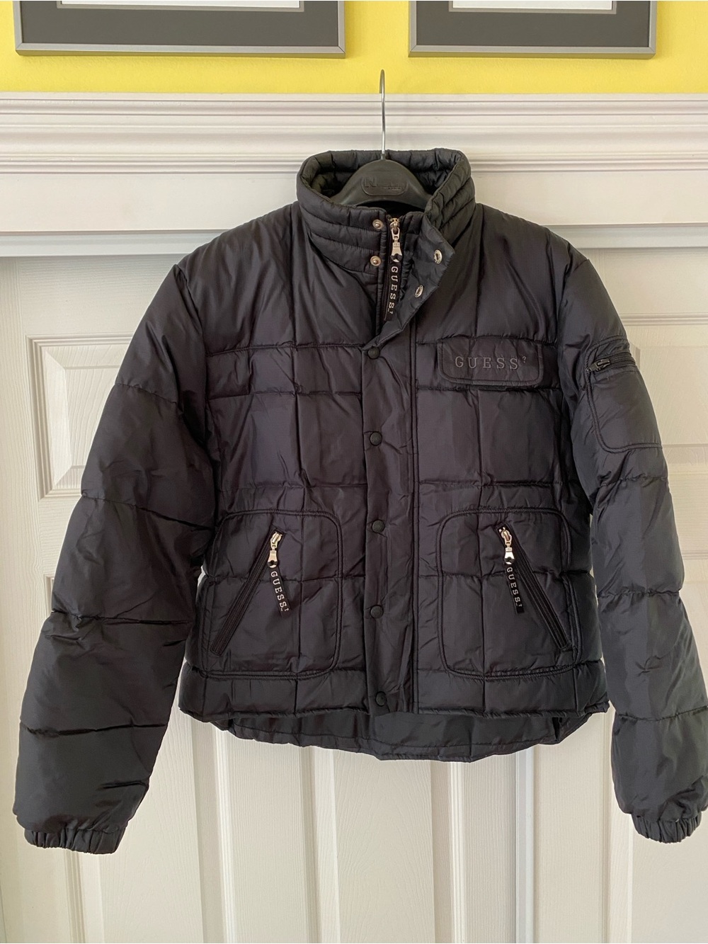 Vintage Y2K GUESS Black Puffer Jacket Down-filled Large